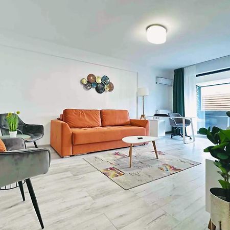Lazo Two Room- Luxury Apartment Bukares Bagian luar foto