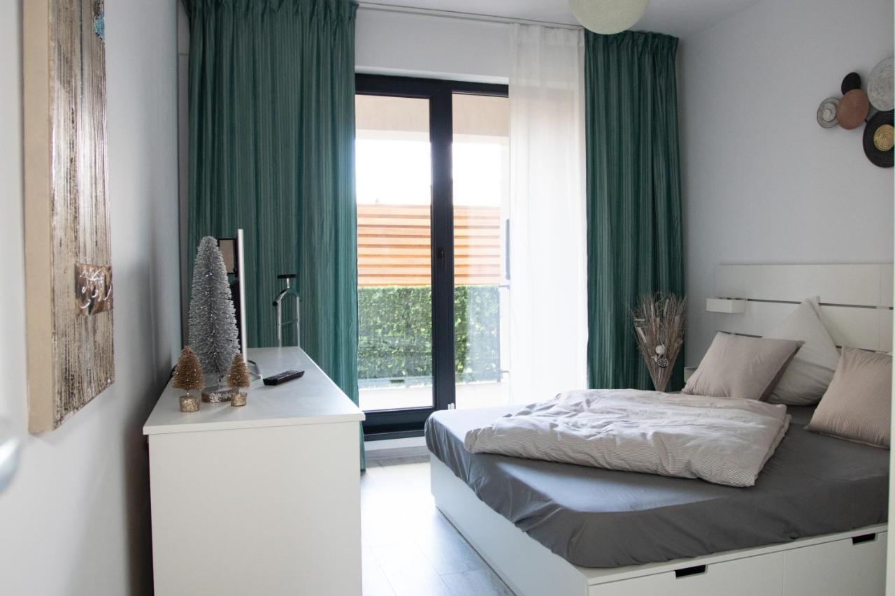 Lazo Two Room- Luxury Apartment Bukares Bagian luar foto