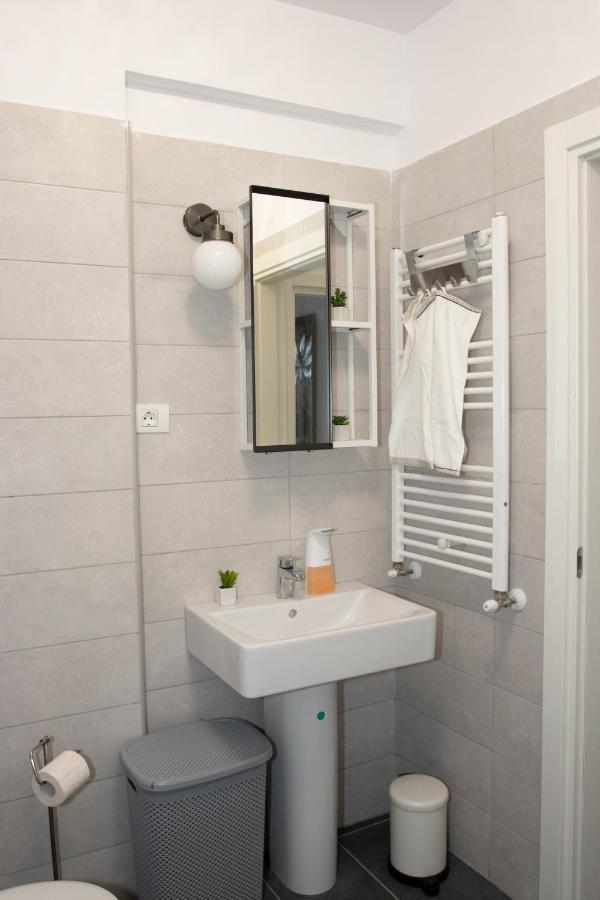 Lazo Two Room- Luxury Apartment Bukares Bagian luar foto