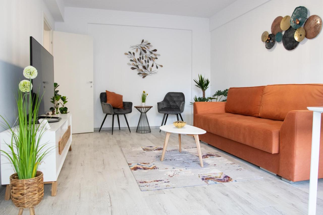 Lazo Two Room- Luxury Apartment Bukares Bagian luar foto