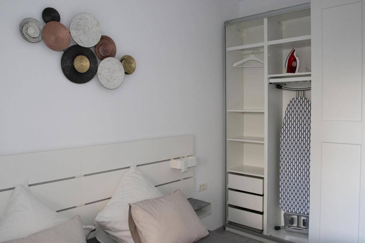 Lazo Two Room- Luxury Apartment Bukares Bagian luar foto