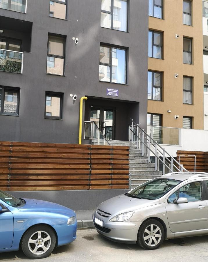Lazo Two Room- Luxury Apartment Bukares Bagian luar foto